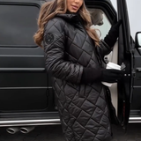 Selina - Elegante gesteppte Daunenjacke mit Kapuze