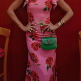 LENIA – Modernes Kleid mit Stehkragen und Glockenärmeln