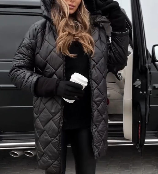 Joelle - Elegante gesteppte Daunenjacke mit Kapuze