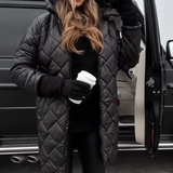 Selina - Elegante gesteppte Daunenjacke mit Kapuze