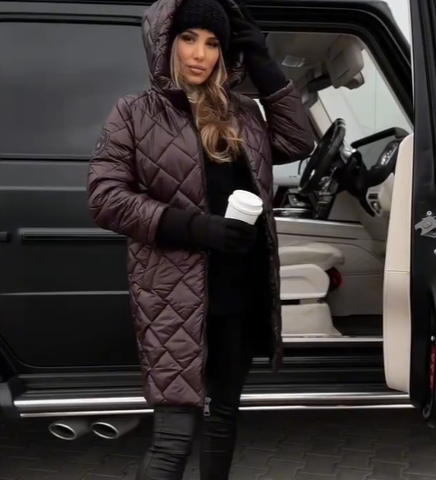 Selina - Elegante gesteppte Daunenjacke mit Kapuze