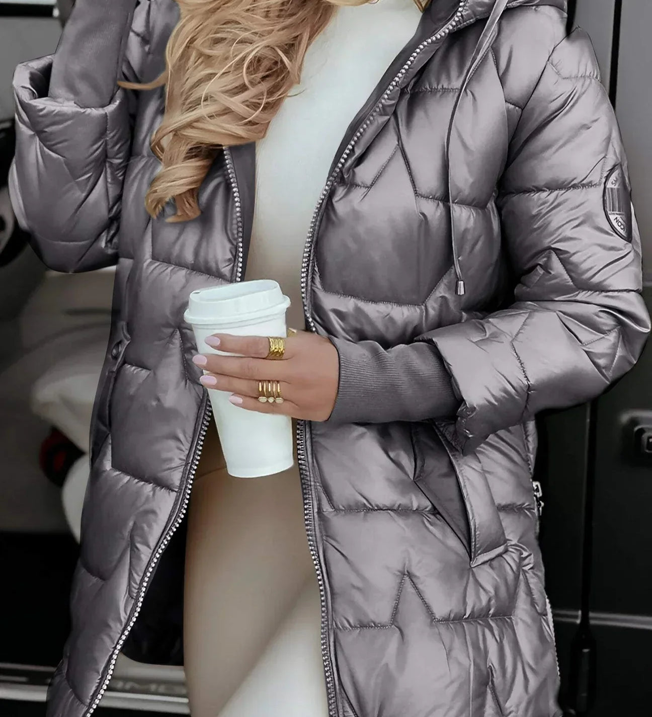 Noelia - Eleganter Wintermantel mit Kapuze und Fütterung